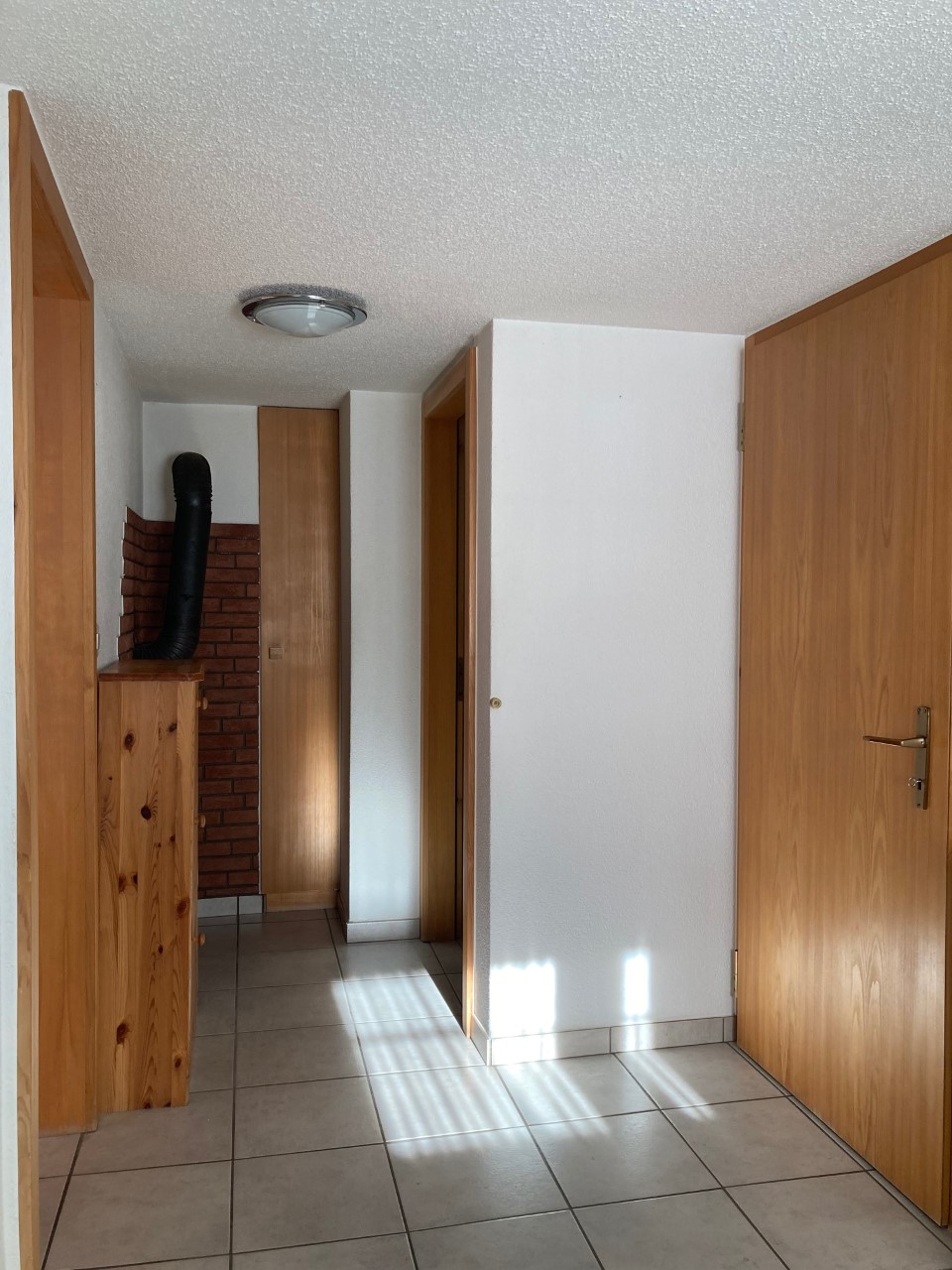 Vermiete  2 1/2 Zimmerwohnung in Staldenried, 1.OG ca. 44 m2
